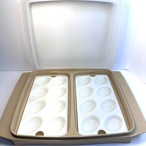 Tupperware vintage picnic deviled egg holder beige